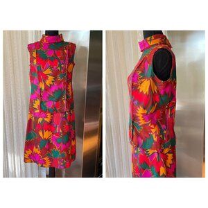 Vintage 70s two pieces set, funky colored leaves sleeveless top, straight skirt